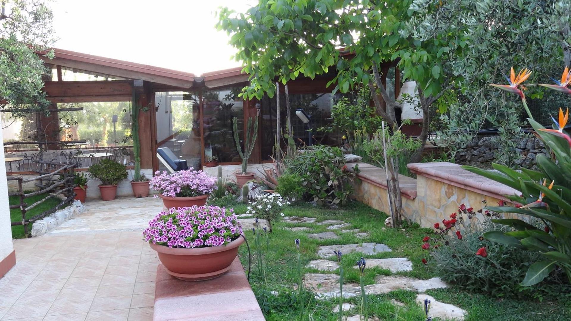 Bed And Breakfast La Casetta Монополи Экстерьер фото